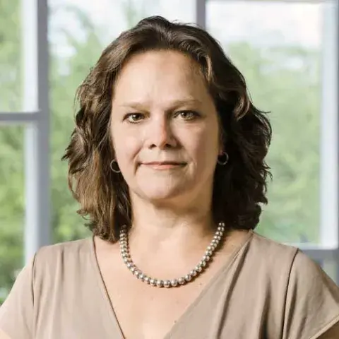 Jocelyn Lynch Headshot